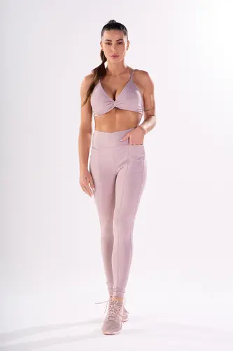 Top alças finas com detalhe de nó na parte frontal