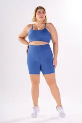 Shorts meia coxa básico