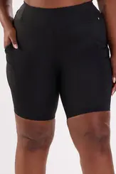 Bermuda com três bolsos