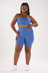 Shorts meia coxa básico