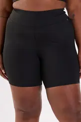 Shorts meia coxa básico