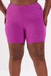 Shorts meia coxa textura