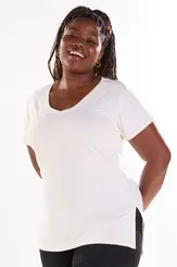 Blusa com degote V e aberturas nas laterais