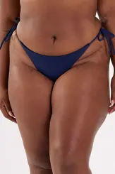 Calcinha com laterias amarradinhas