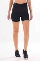 Shorts curto básico
