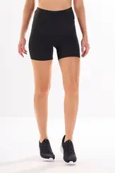 Shorts meia coxa básico