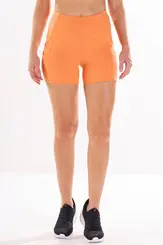 Shorts com três bolsos