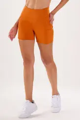 Shorts com três bolsos
