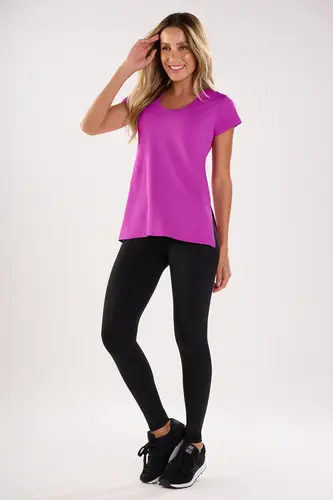 Blusa com decote V e aberturas nas laterais