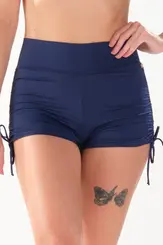 Shorts praia com regulagem na lateral